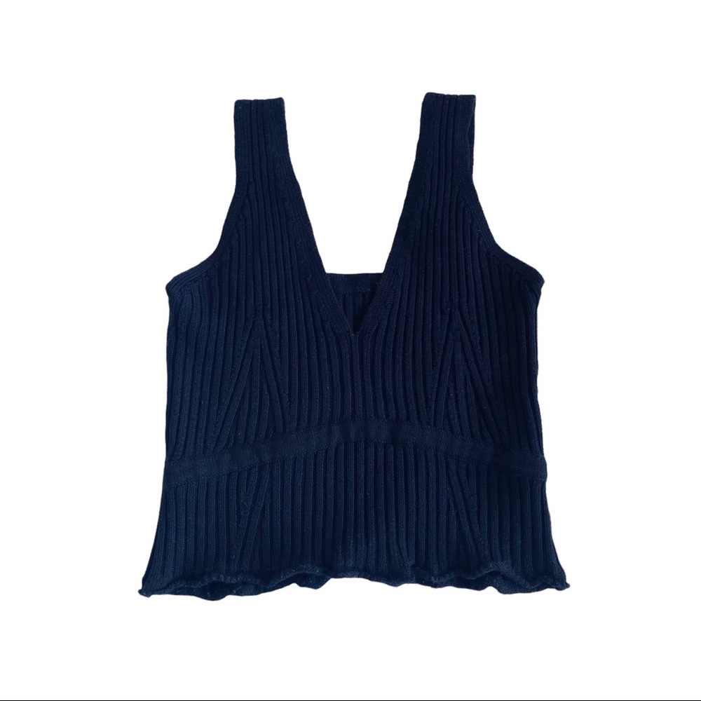 Cropped Vneck Knit Top